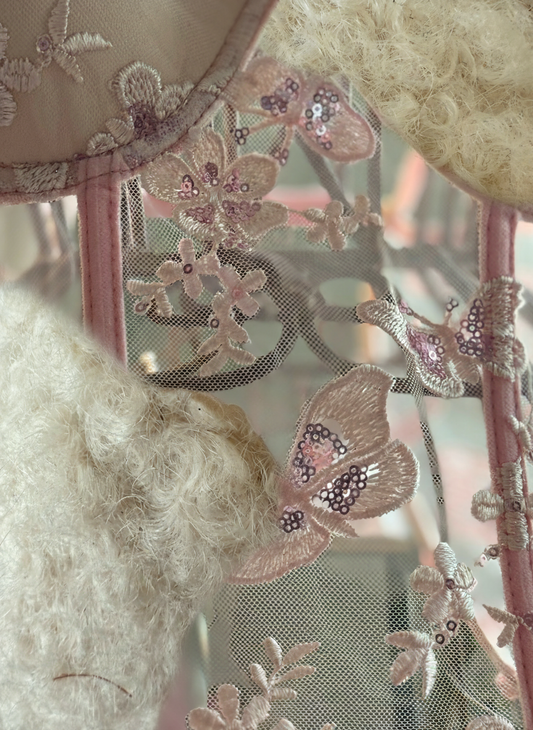 Productos con fondo rosa - Grupo 4