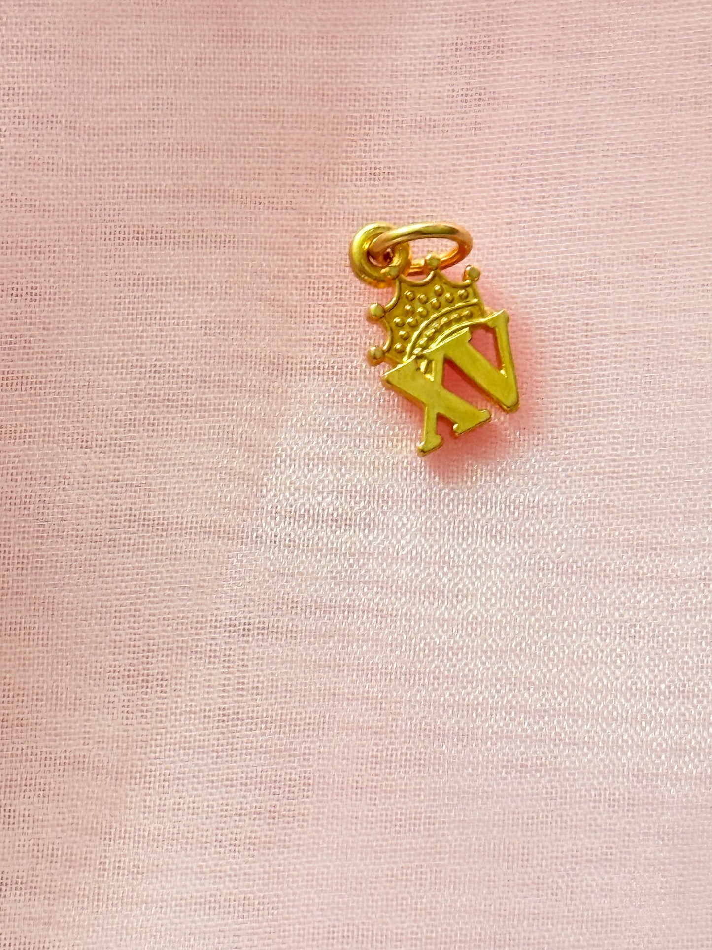 Quinceañera Gold Hat Charm — Western Rodeo Style | XV Crown · Dije Dorado XV para Gorro Estilo Western