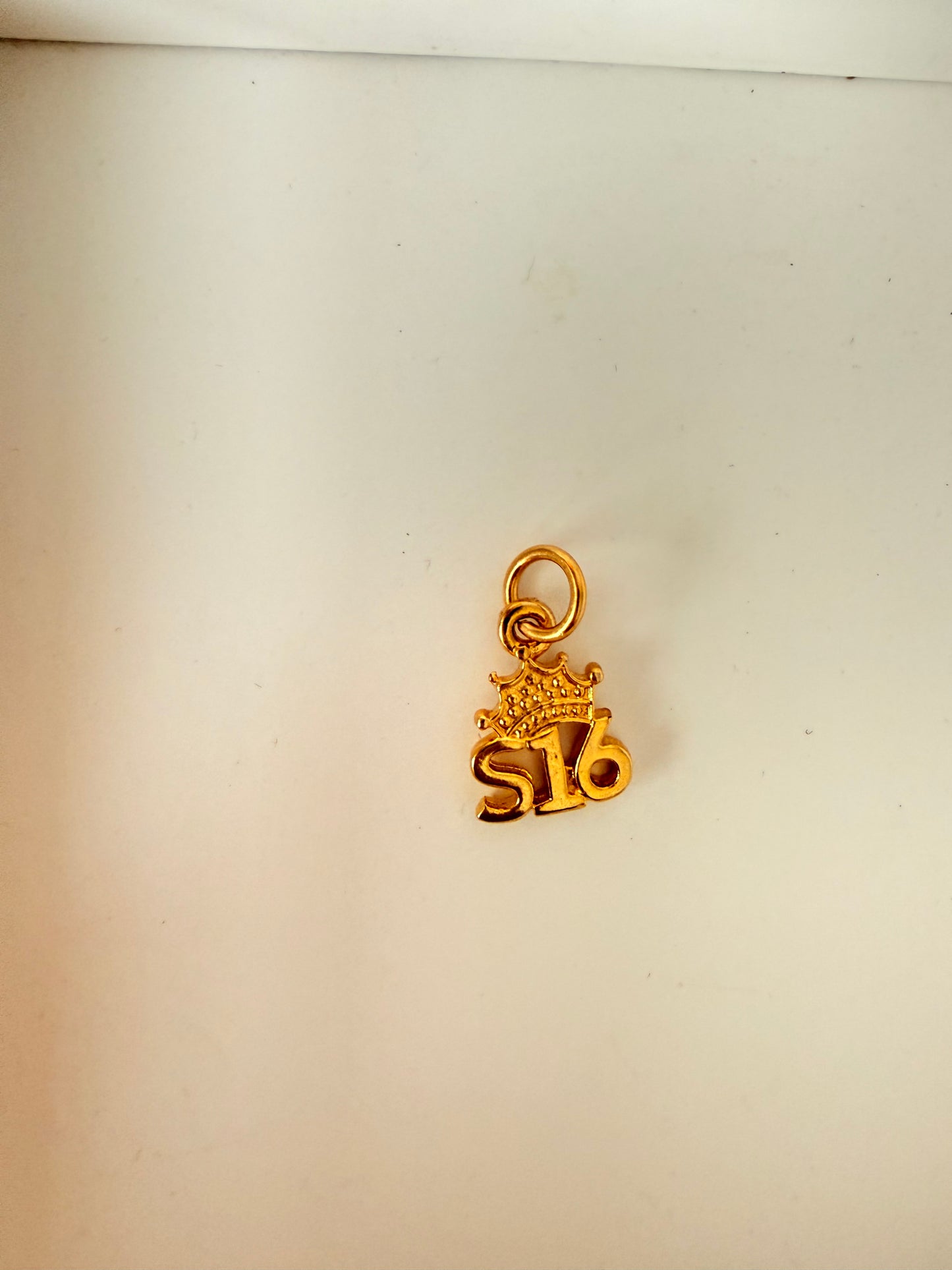 Luxury Personalized Tarnish-filled  Gold  Charm — Quinceanera